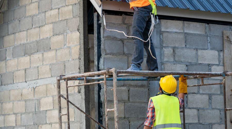 Expert Emergency Roof Repairs services in Bly, OR